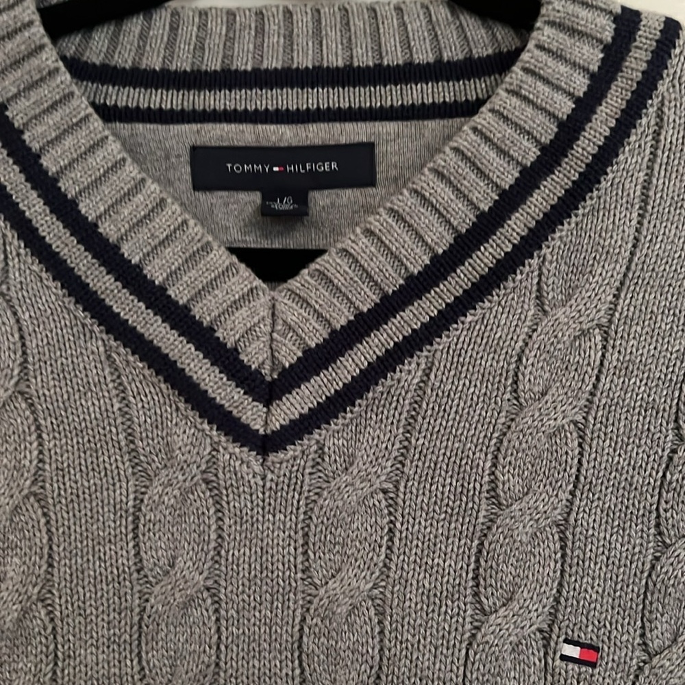 Men’s Tommy Hilfiger sweater - Picture 2 of 2